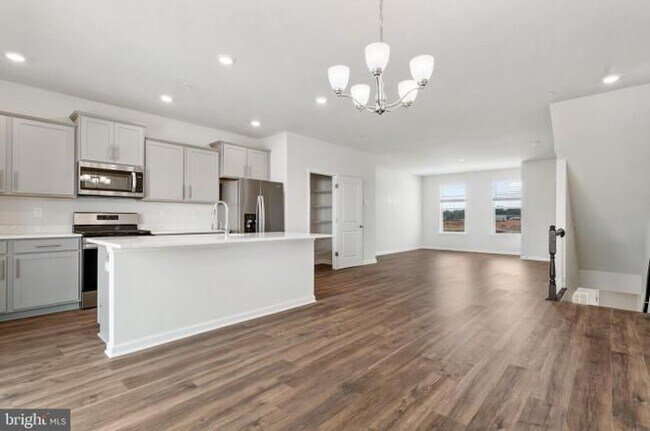 Photo - 7446 Fern Gully Way