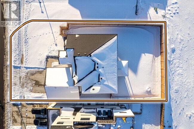 Photo - 828 Kleinburg Dr