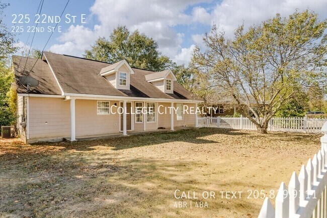 Photo - 225 22nd E St