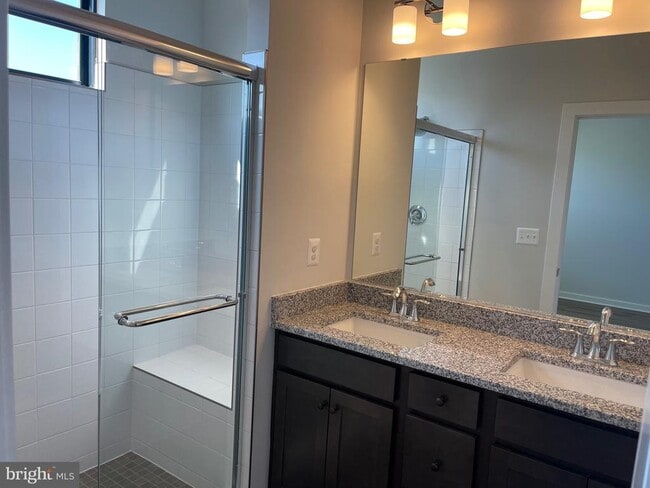 Photo - 5014 Henry King Wy