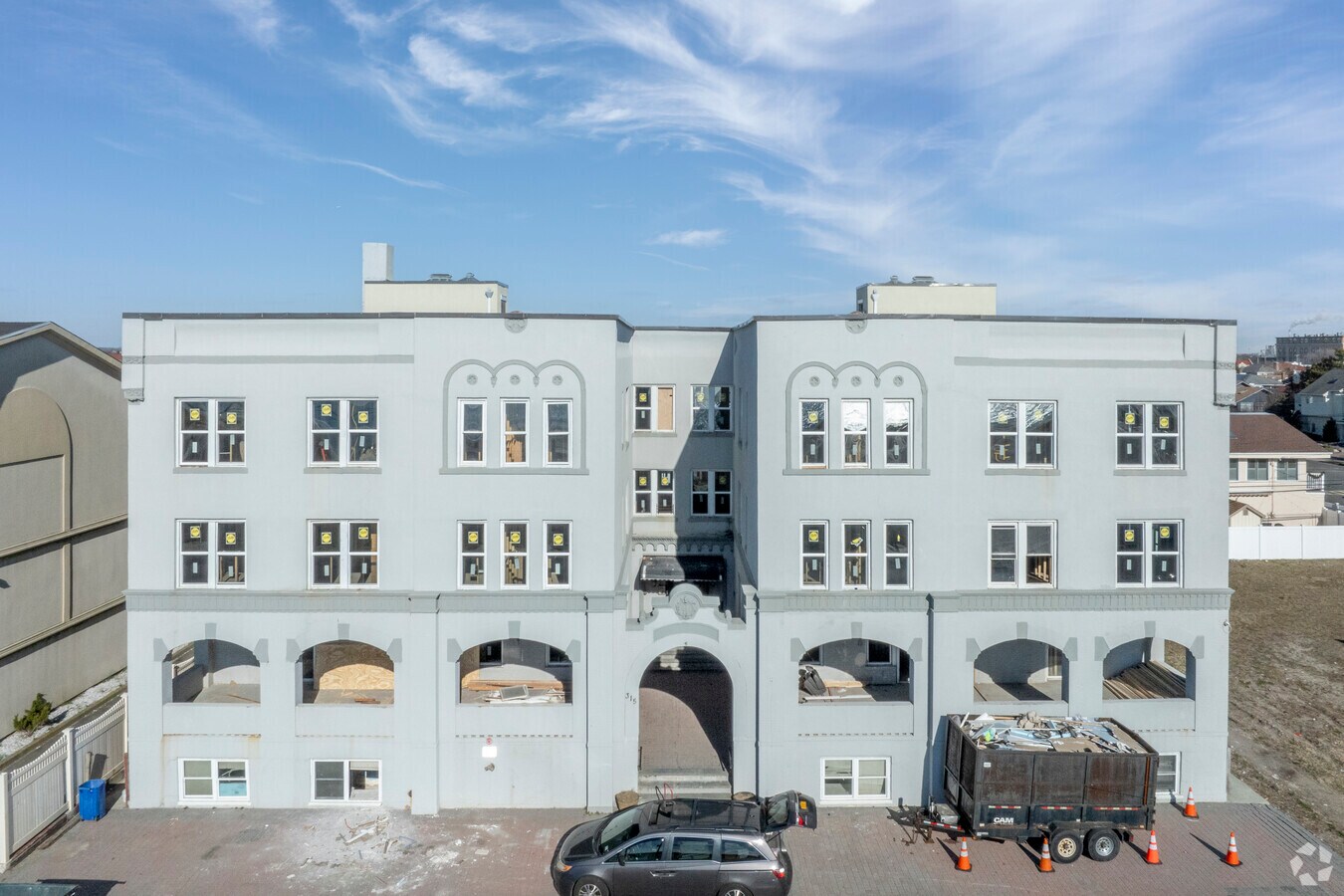 Photo - 315 W Broadway