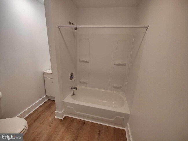 Photo - 140 W Airy St