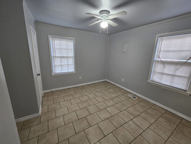 Photo - 2505 NW Lincoln Ave