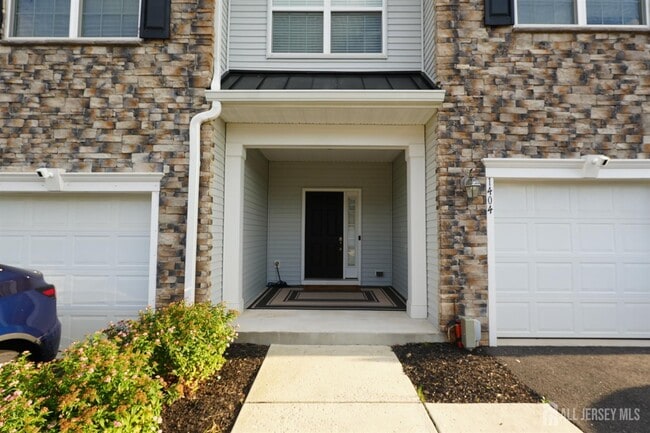 Photo - 1404 Tavern Rd