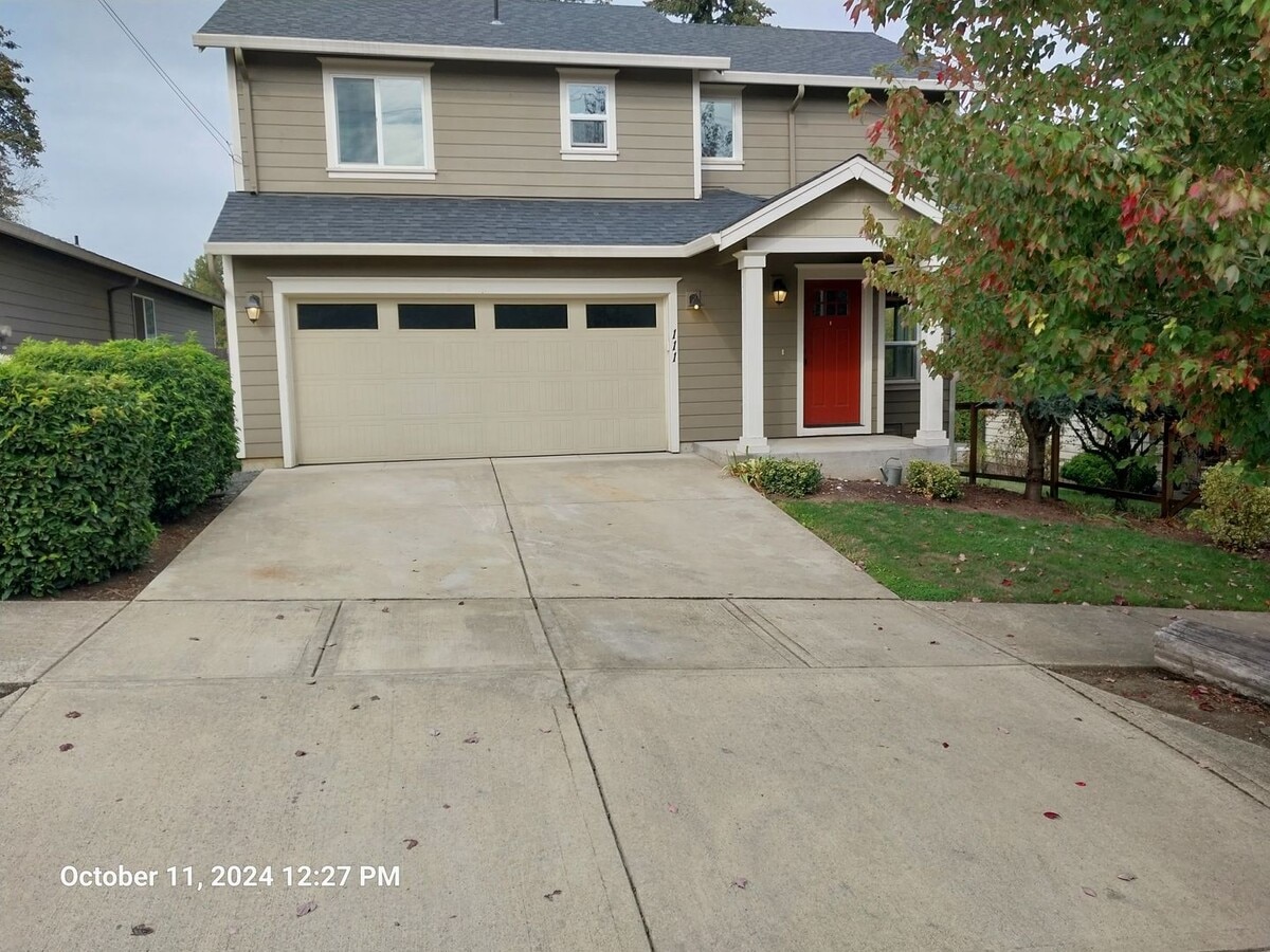 Photo - 111 Ferry St