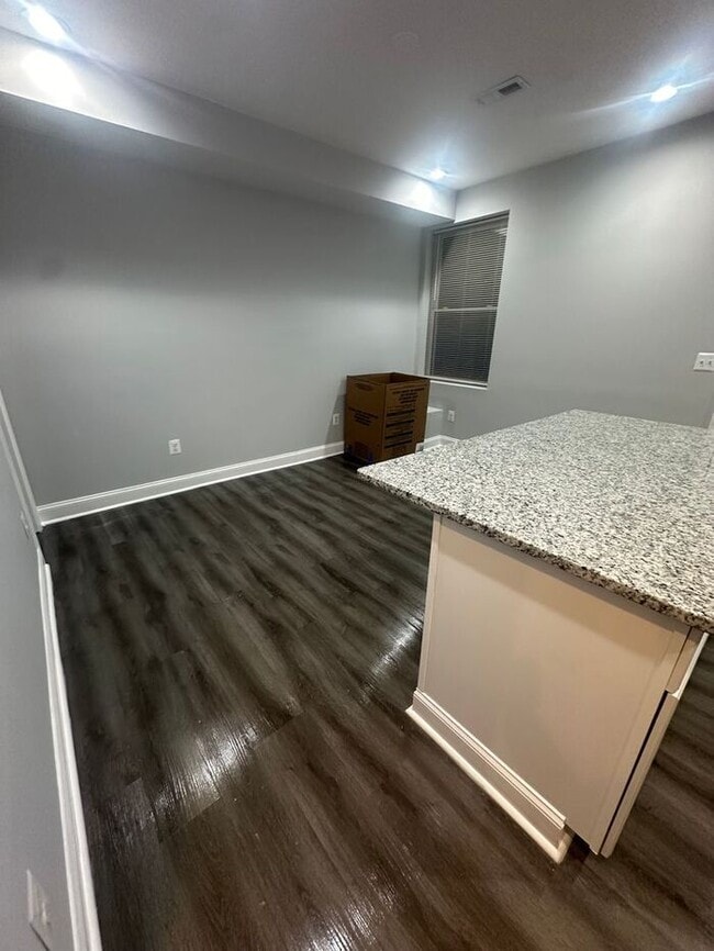 Photo - 4 Bedroom Spacious House