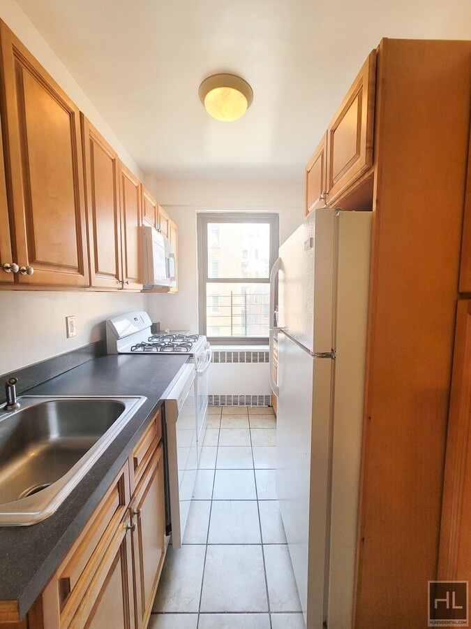 GRAND CONCOURSE - GRAND CONCOURSE Apartment Unit 9J