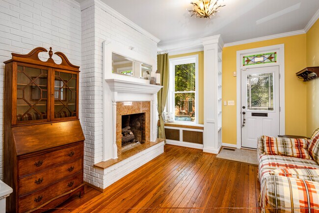 Photo - 903 S Potomac St