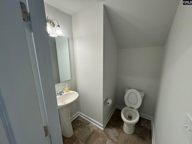 Photo - 811 Coburg Ln