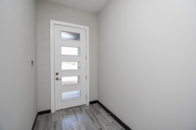 Photo - 209 Silverleaf Rd