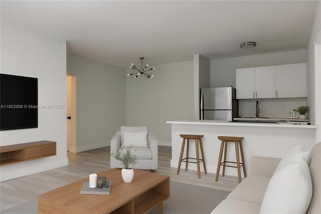 Building Photo - 10190 E Bay Harbor Dr Unit 4E