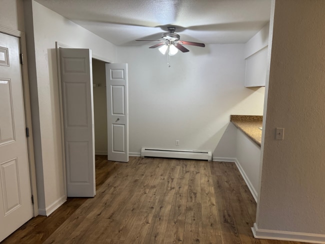 Photo - 580 N Main St