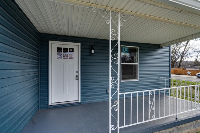 Photo - 2800 Curtis St