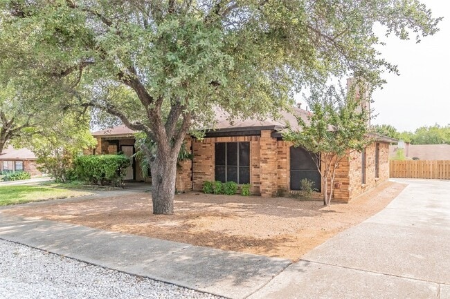 Photo - 2312 Shady Turf Dr