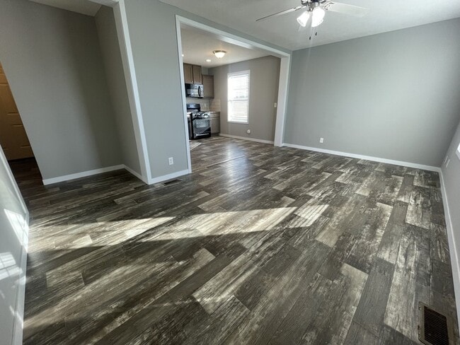 Photo - 38033 Ducharme Dr