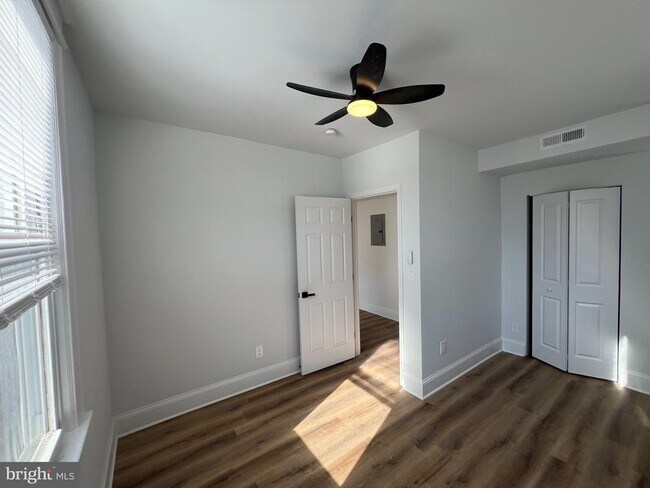 Photo - 1941 16th St SE