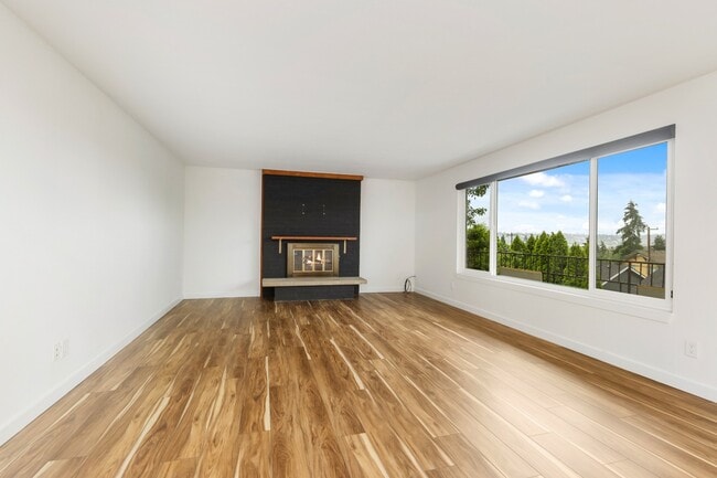 Building Photo - Newly Renovated 2BR/2BA Home with Private Balcony in Seattle Unit #1