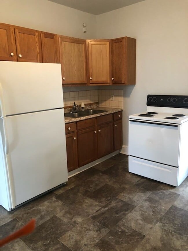Photo - 128 E New St Apartment Unit 2