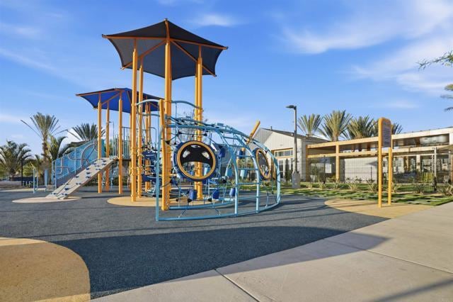 Building Photo - 6020 Moonglow Dr Unit 5-419