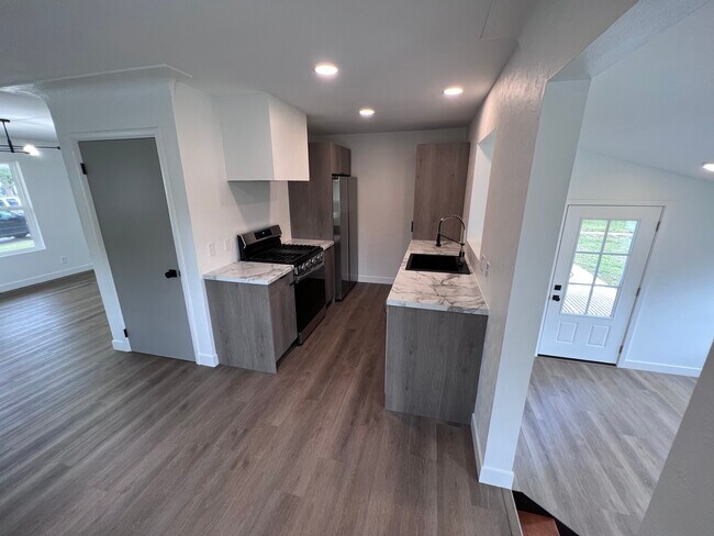 Photo - 540 3rd Ave N