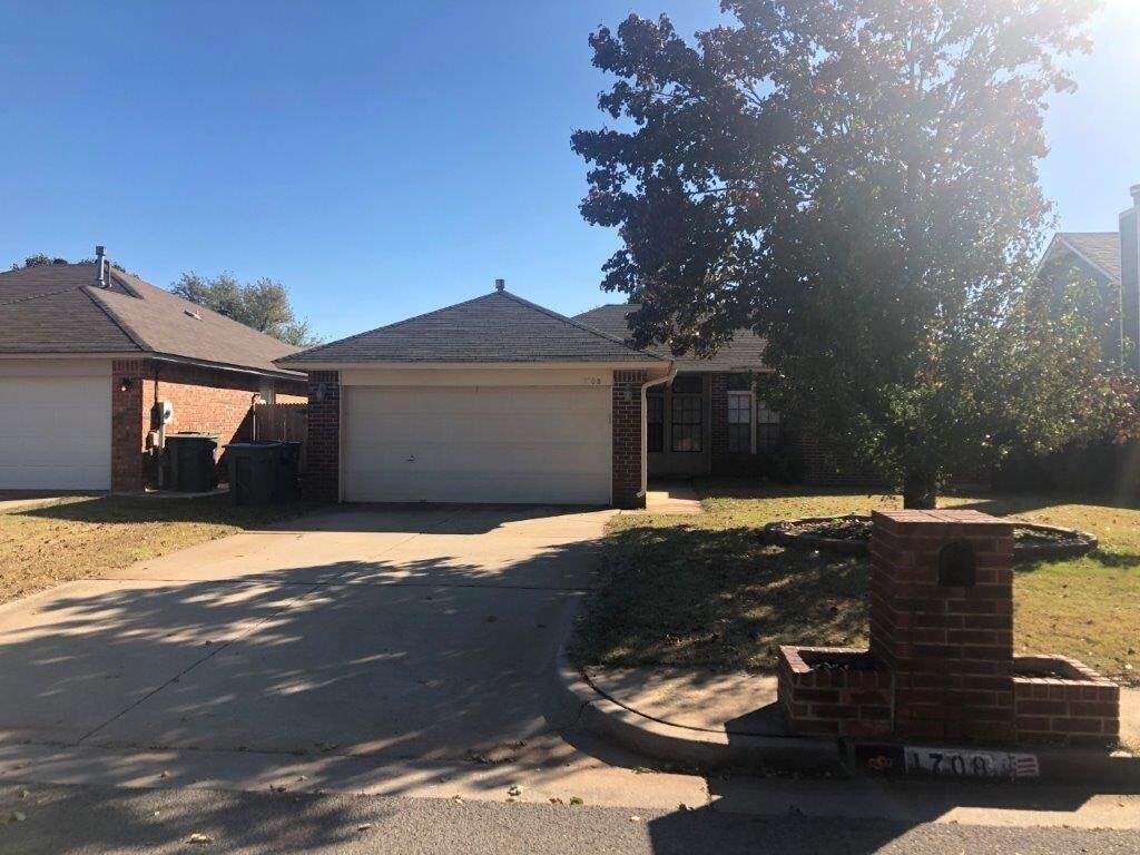 Storm Shelter! 3 bed 2 bath 2 car garage h... - Storm Shelter! 3 bed 2 bath 2 car garage h...
