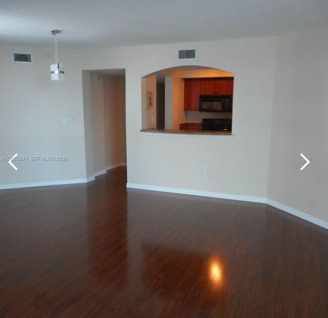 9201 Collins Ave Unit 921