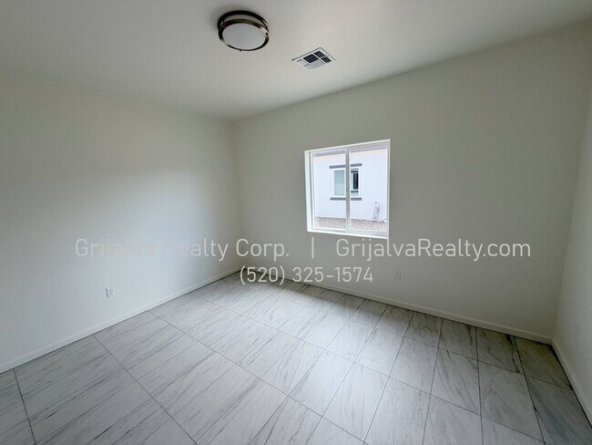 Photo - 4509 S 7th Ave Unit 02