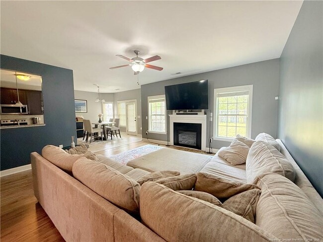 Photo - 418 Century Dr