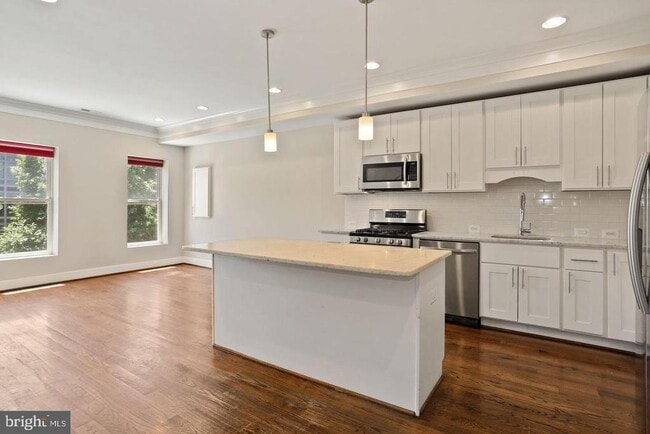Photo - 224 R St NE