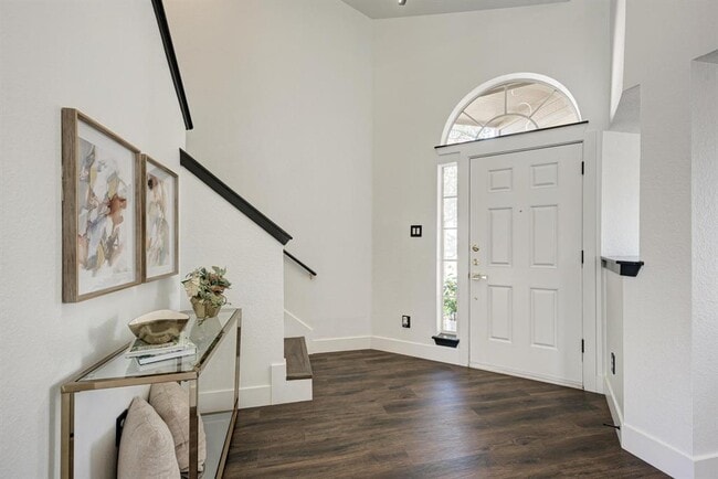 Photo - 801 Black Isle Dr