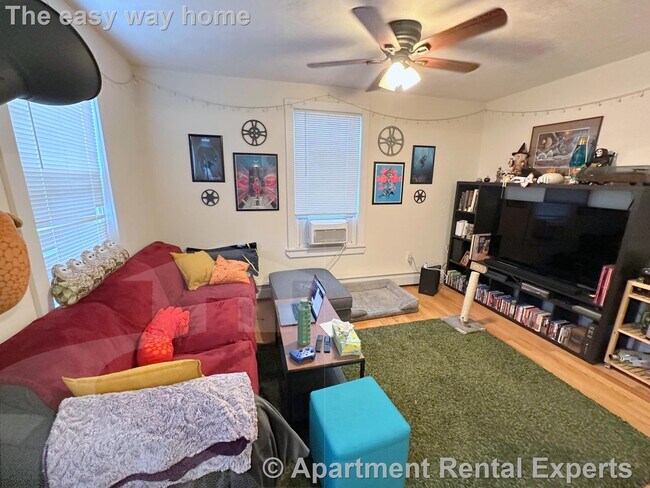 Photo - 387 Columbia St