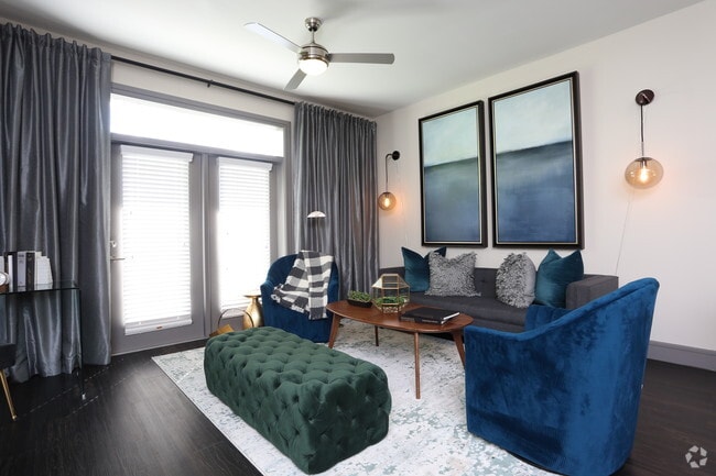 Photo - 611 Shepherd