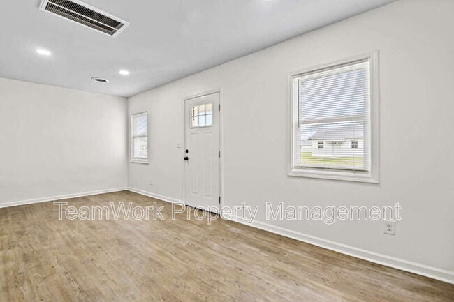 Photo - 3011 Terry Dr