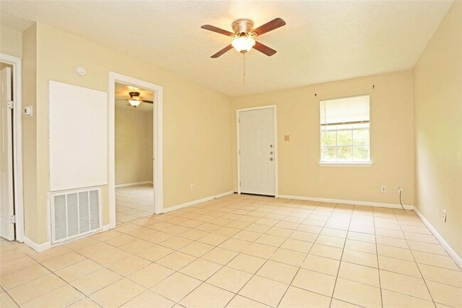 Photo - 2460 W Shane St