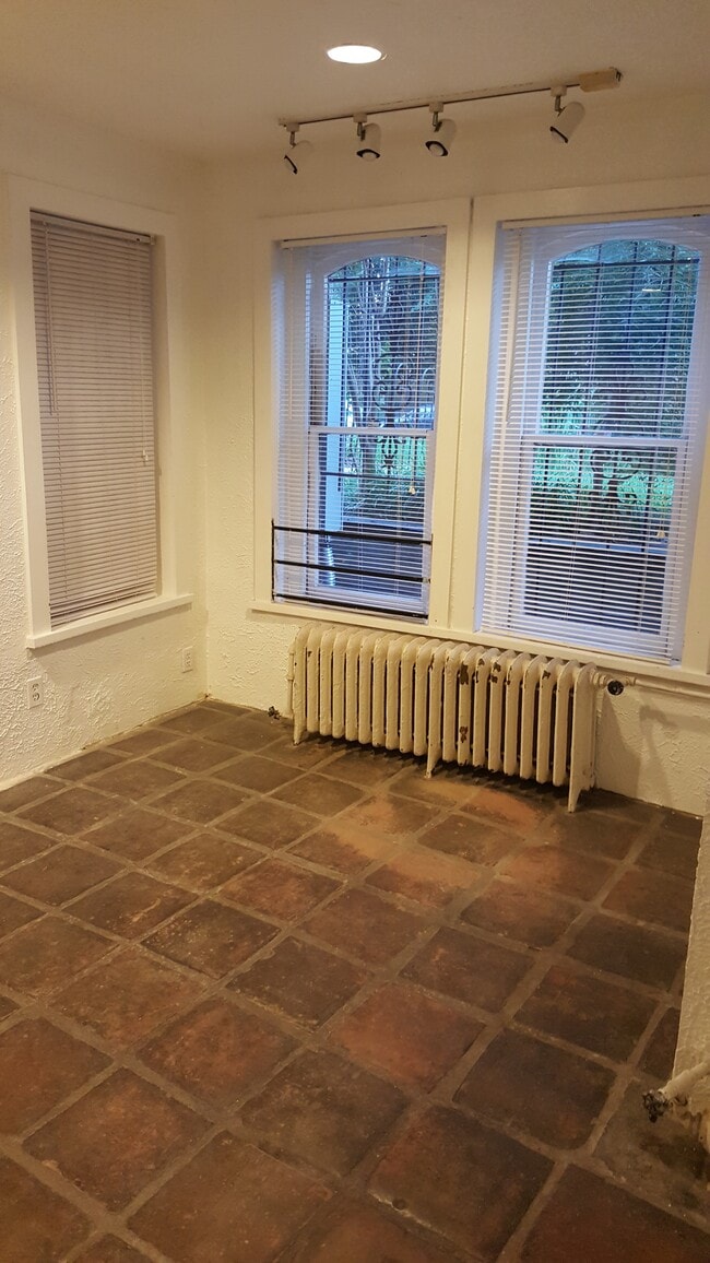 Photo - 1006 S Carolina Ave SE Apartment Unit English Basement
