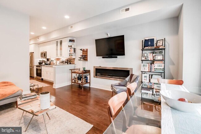 Photo - 929 N 2nd St Unit 1