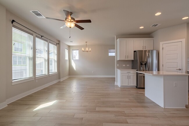 Photo - Beautiful 2 bedroom, 2.5 bathroom home in South East Austin!!!