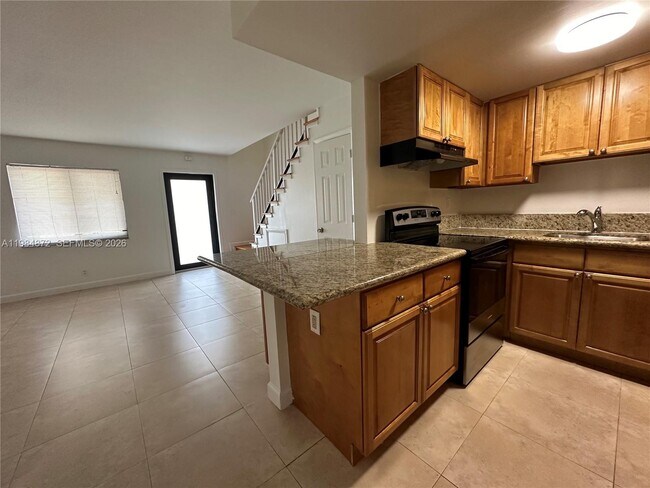 Photo - 2705 NE 9th Ave