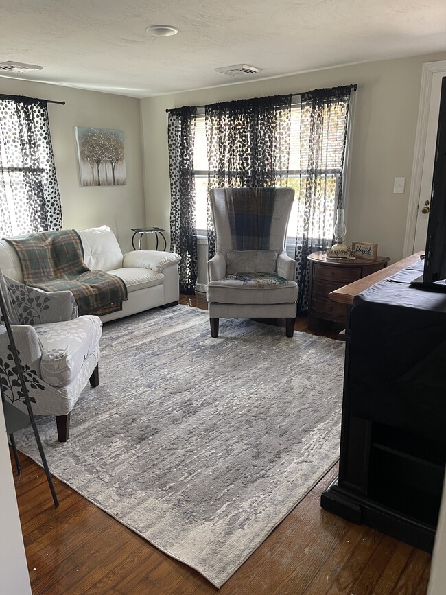 Photo - 779 Southbridge St