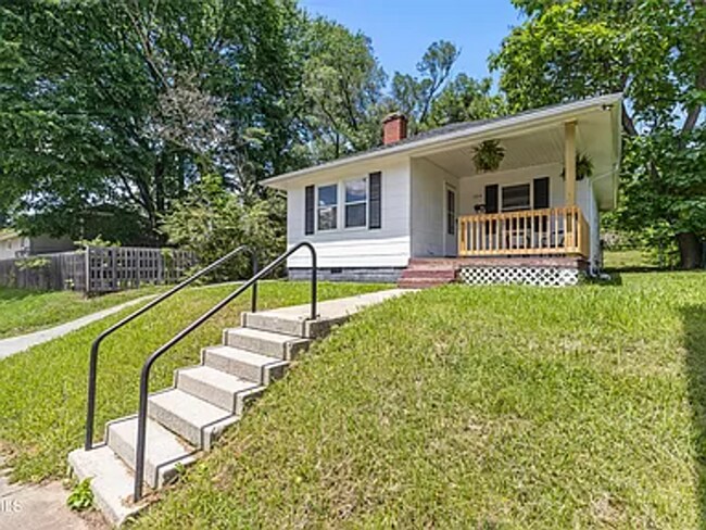 Photo - Cozy bungalow in the heart of kingsport