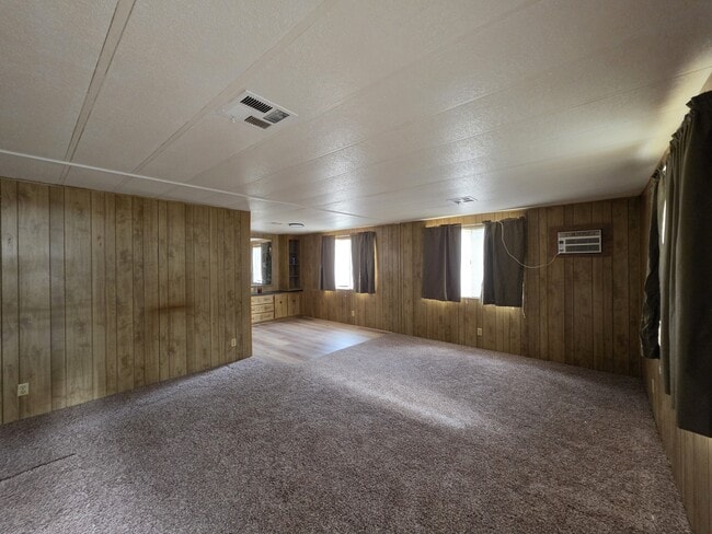 Photo - 2800 S White Mountain Rd