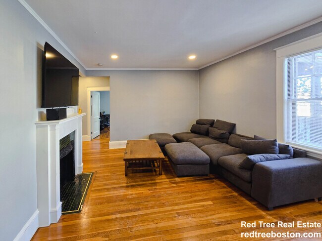 Building Photo - 235 Chestnut Hill Ave Unit 1
