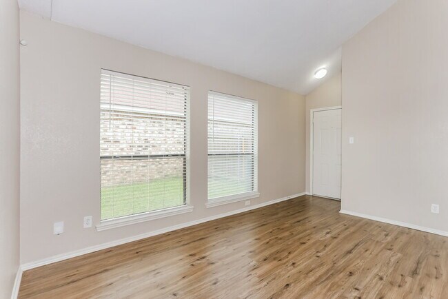 Photo - 2618 Butterfield Dr