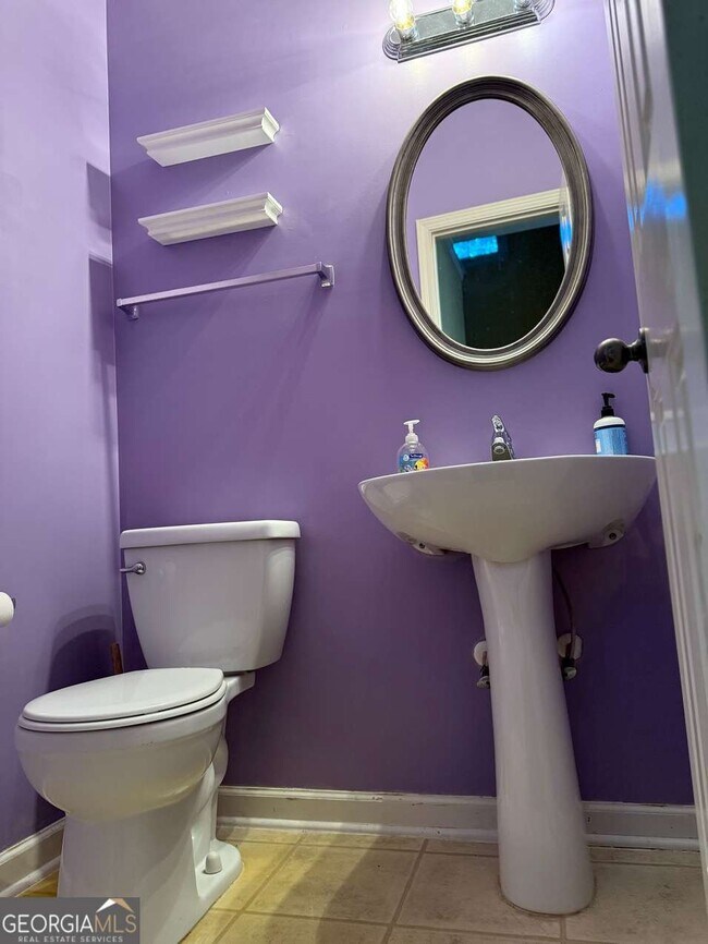 Photo - 781 Terry St SE