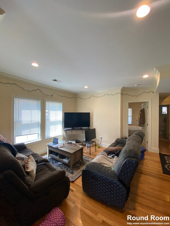 Photo - 25 Lothrop St