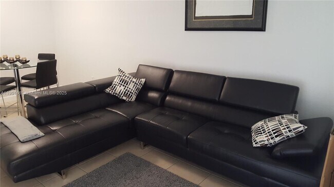 Photo - 2731 SE 17th Ave Unit 100