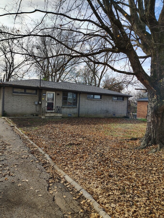 Photo - 293 Garry Dr