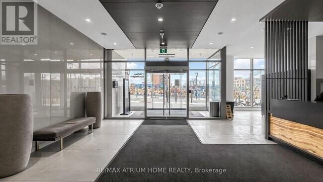 Photo - 7 Golden Lion Heights Unité 1001