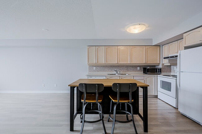 Photo - 710-1710 Humberwood Blvd