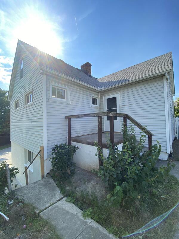 Photo - 18531 Glenfield Rd